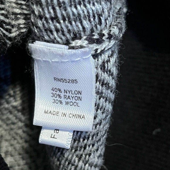 Chevron Knitted V Neck Vest - Picture 9 of 11